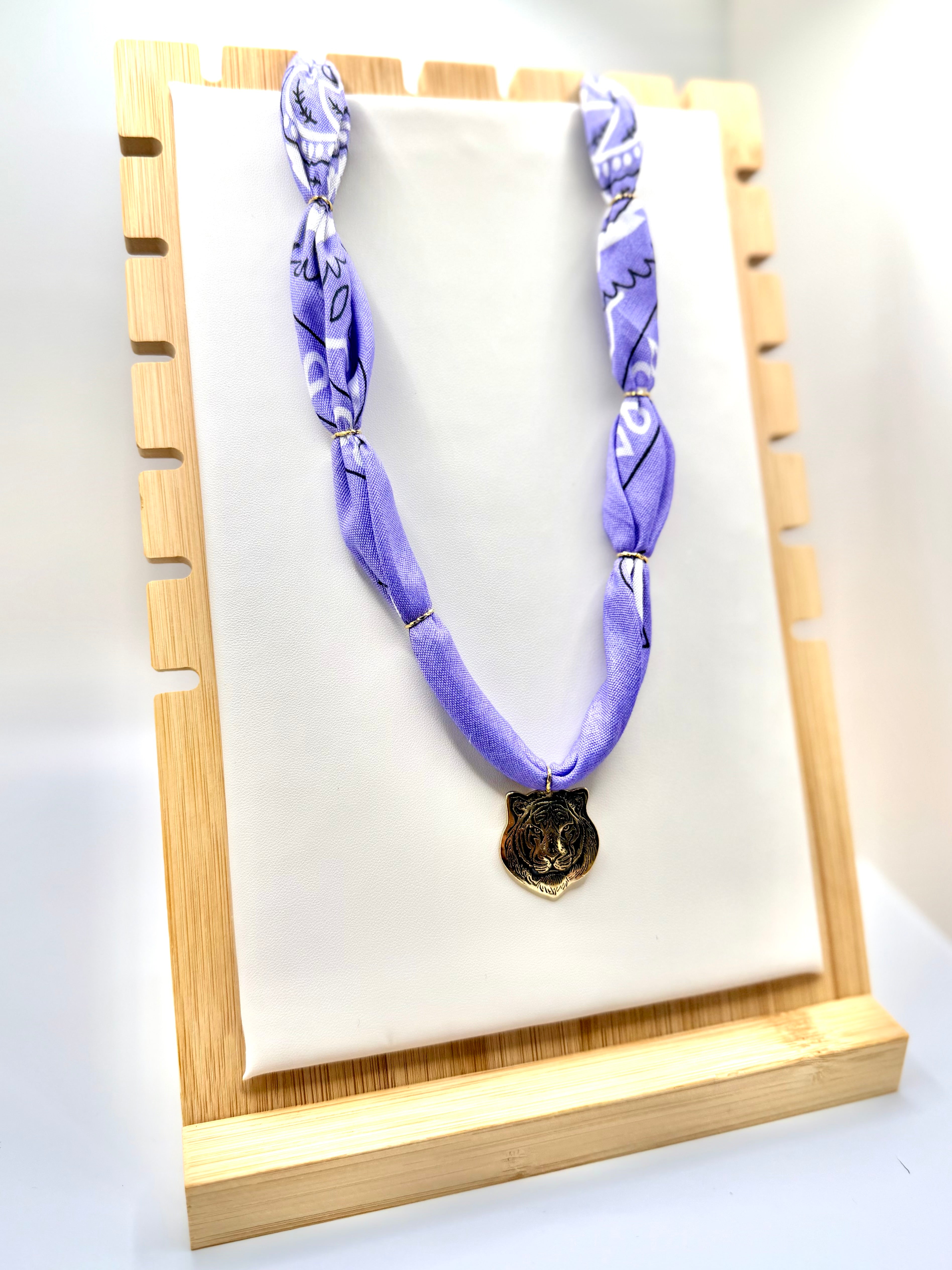 Classic Lilac Bandannie