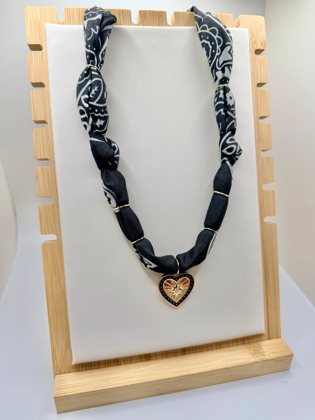 Classic Black Bandannie