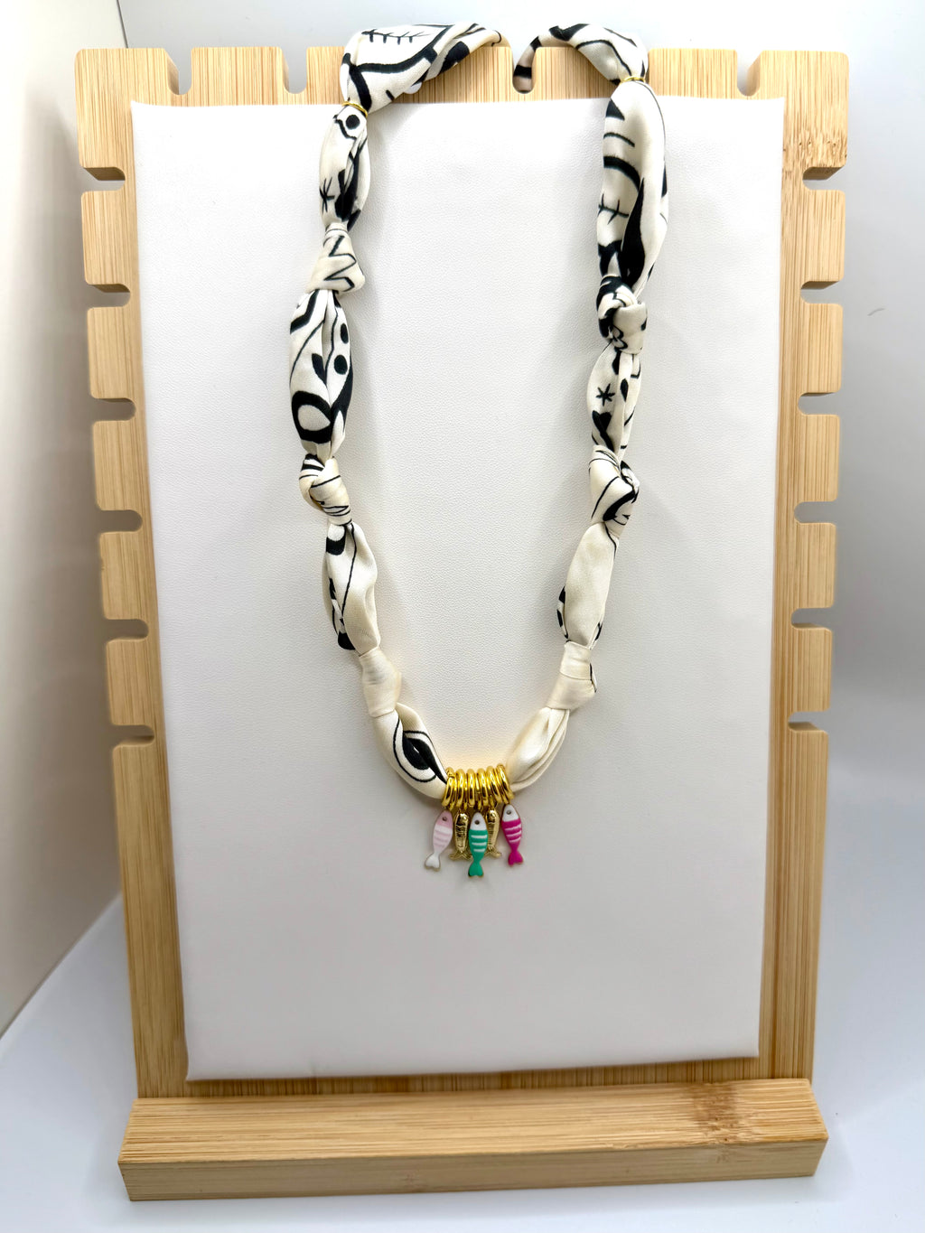￼Cream & Black Silk Bandannie