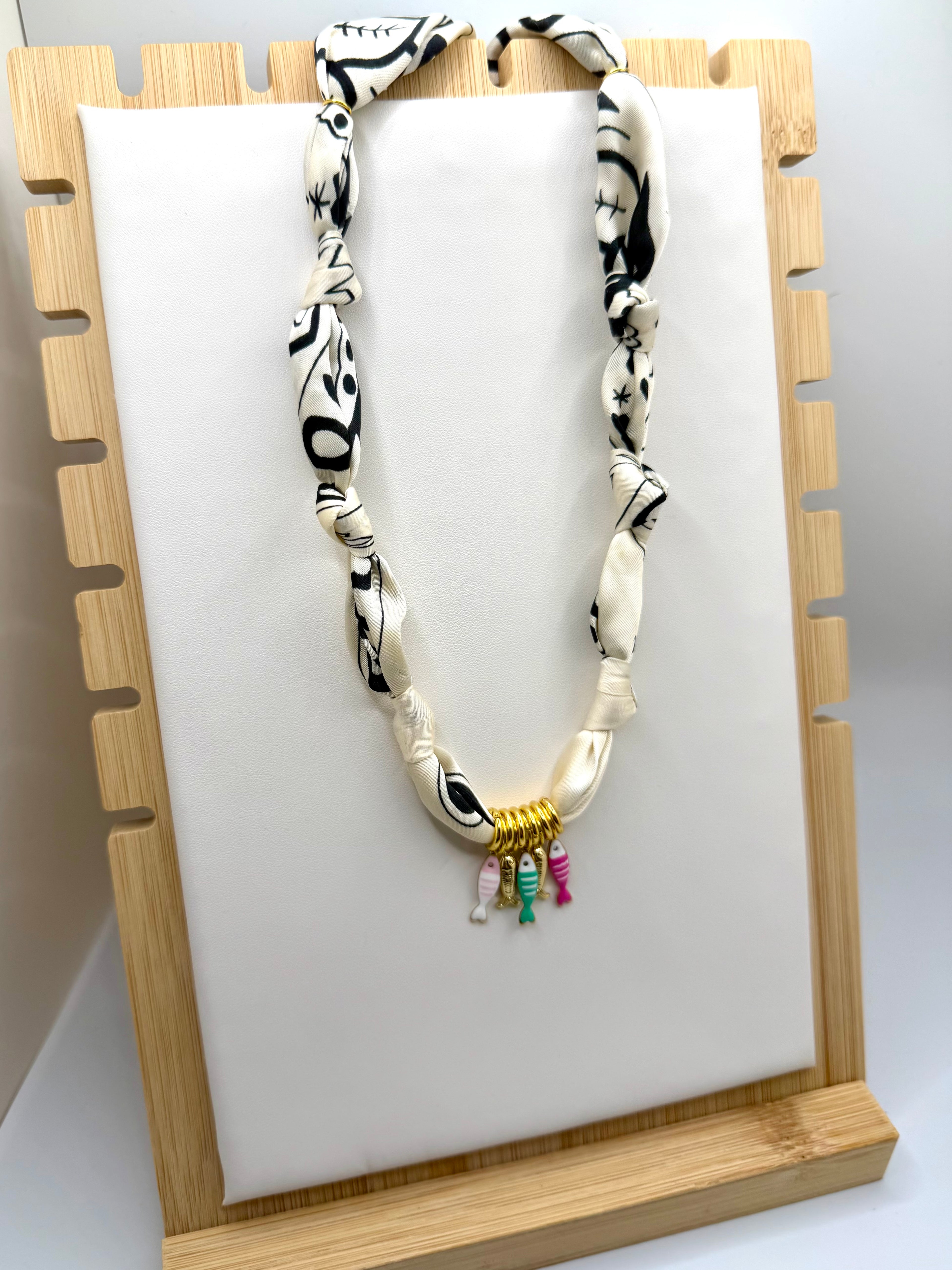 ￼Cream & Black Silk Bandannie