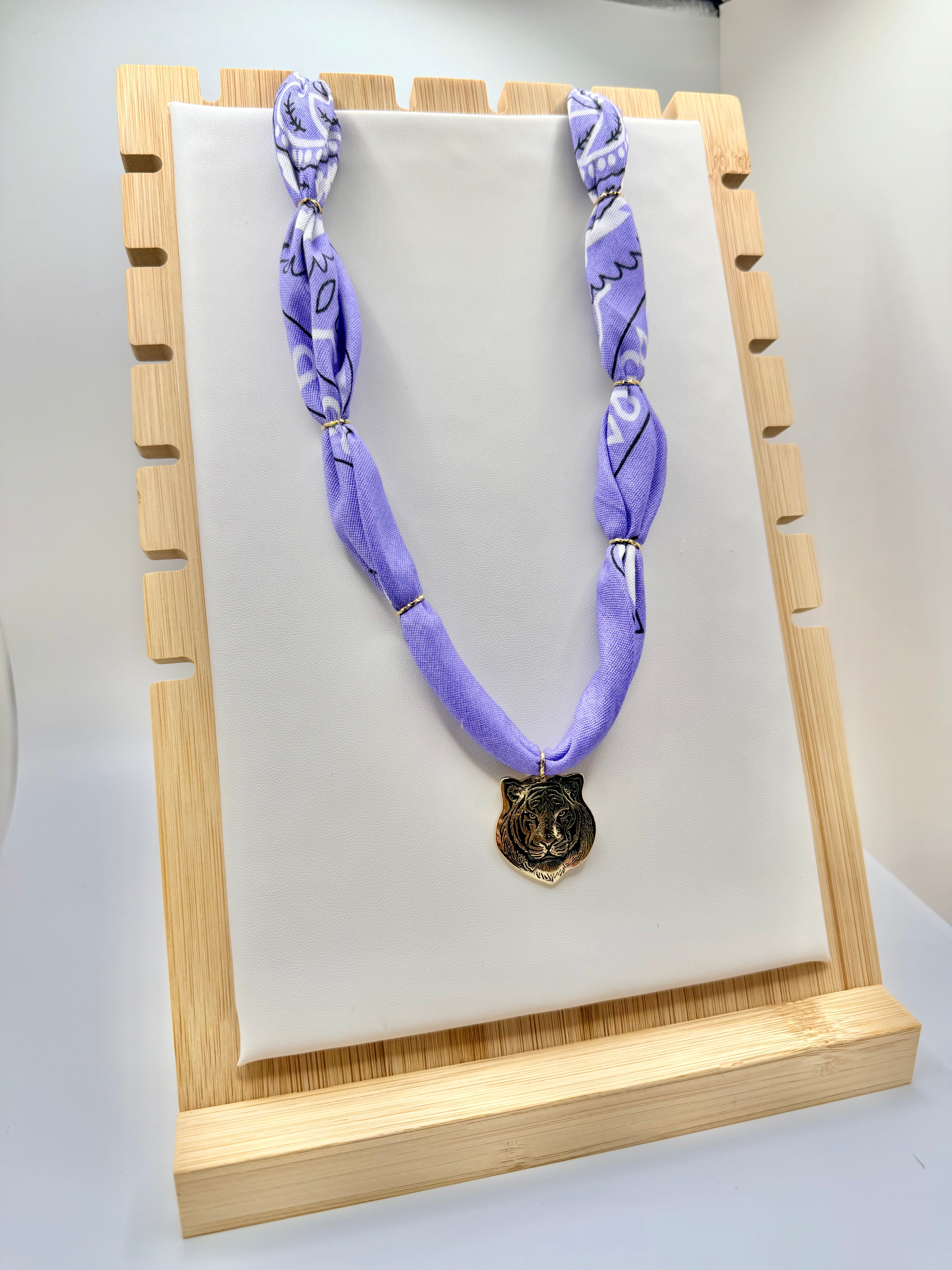 Classic Lilac Bandannie