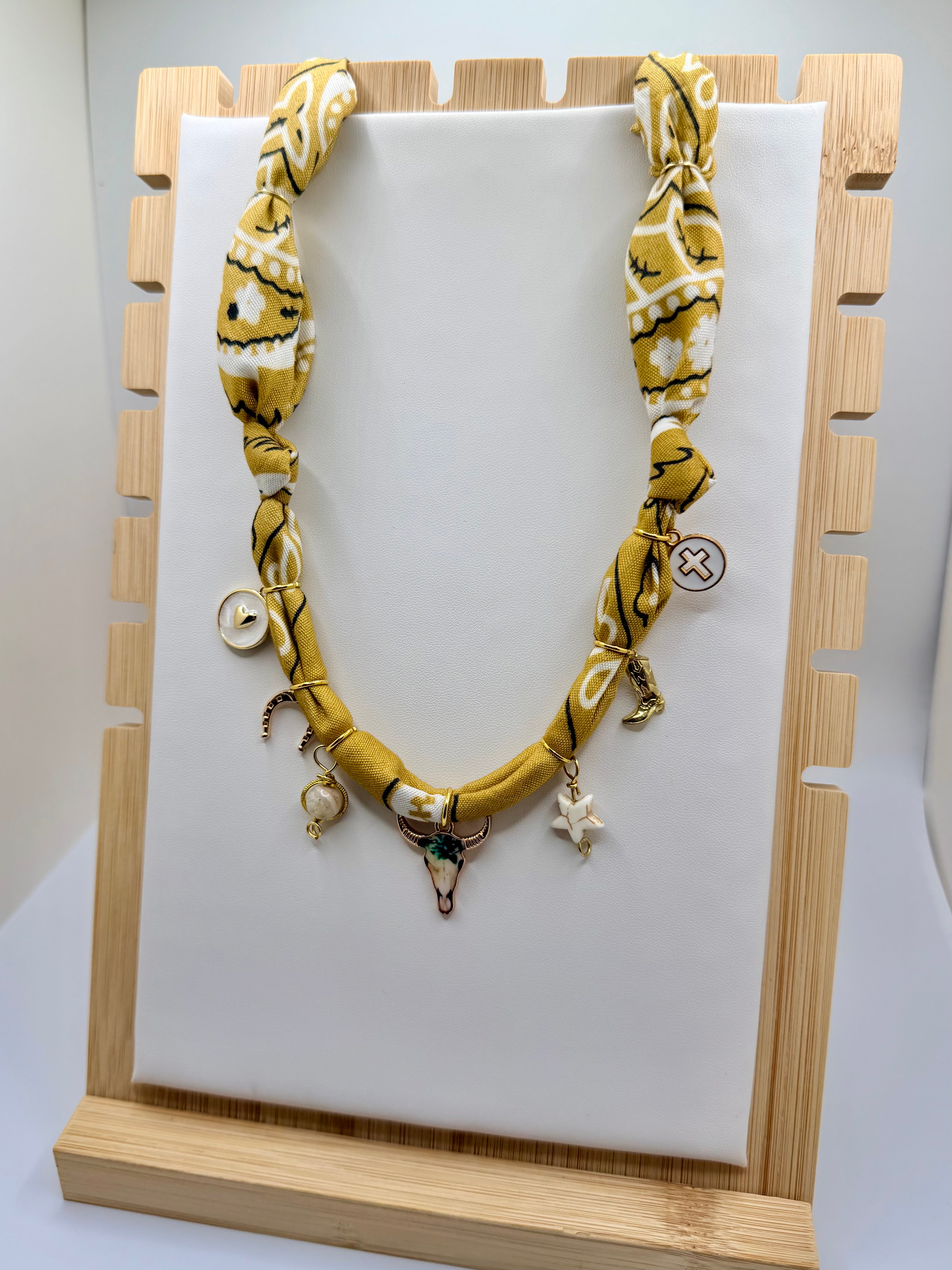 Classic Gold Bandannie