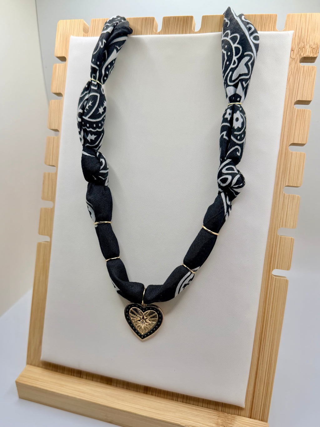 Classic Black Bandannie