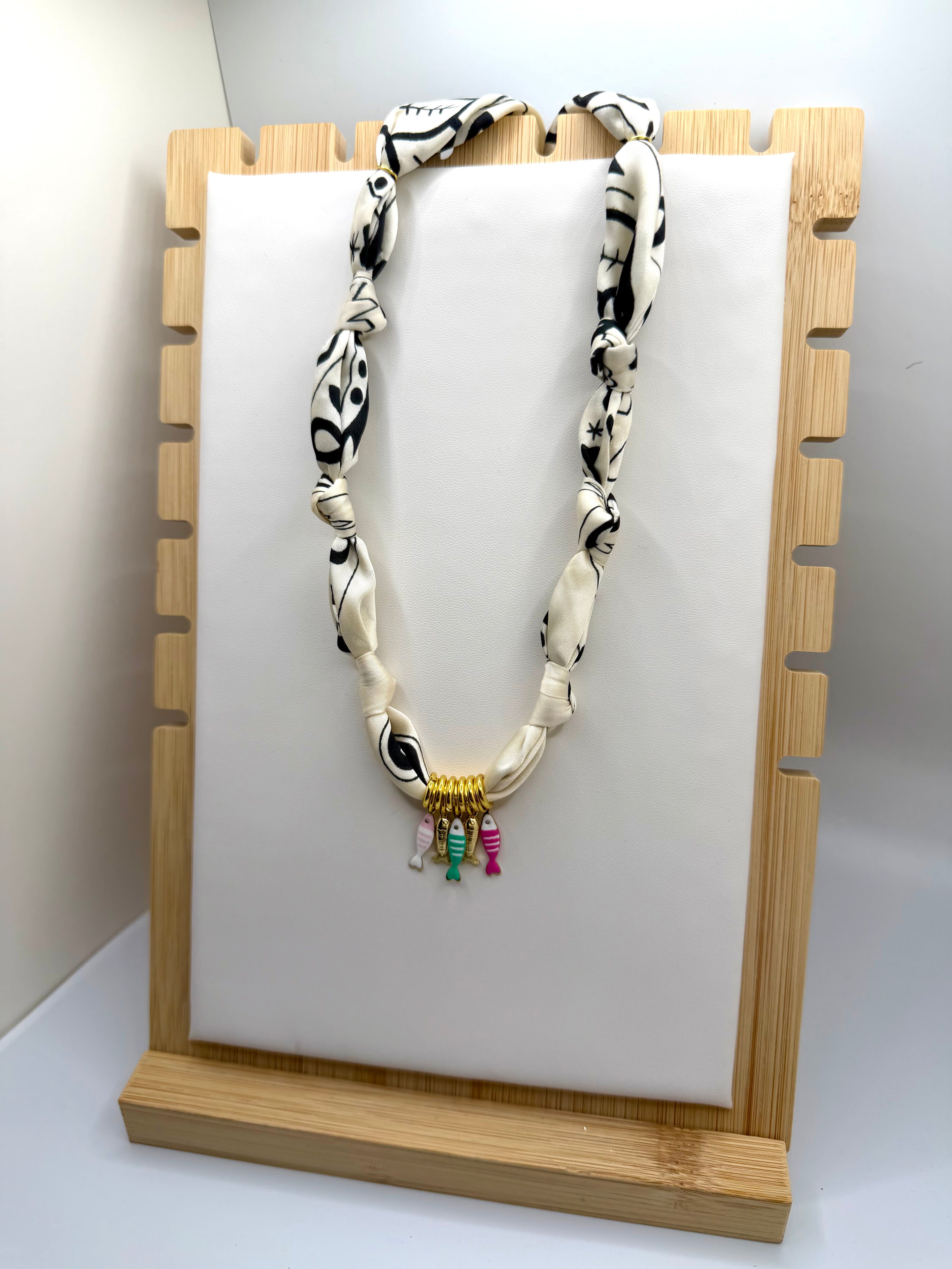 ￼Cream & Black Silk Bandannie