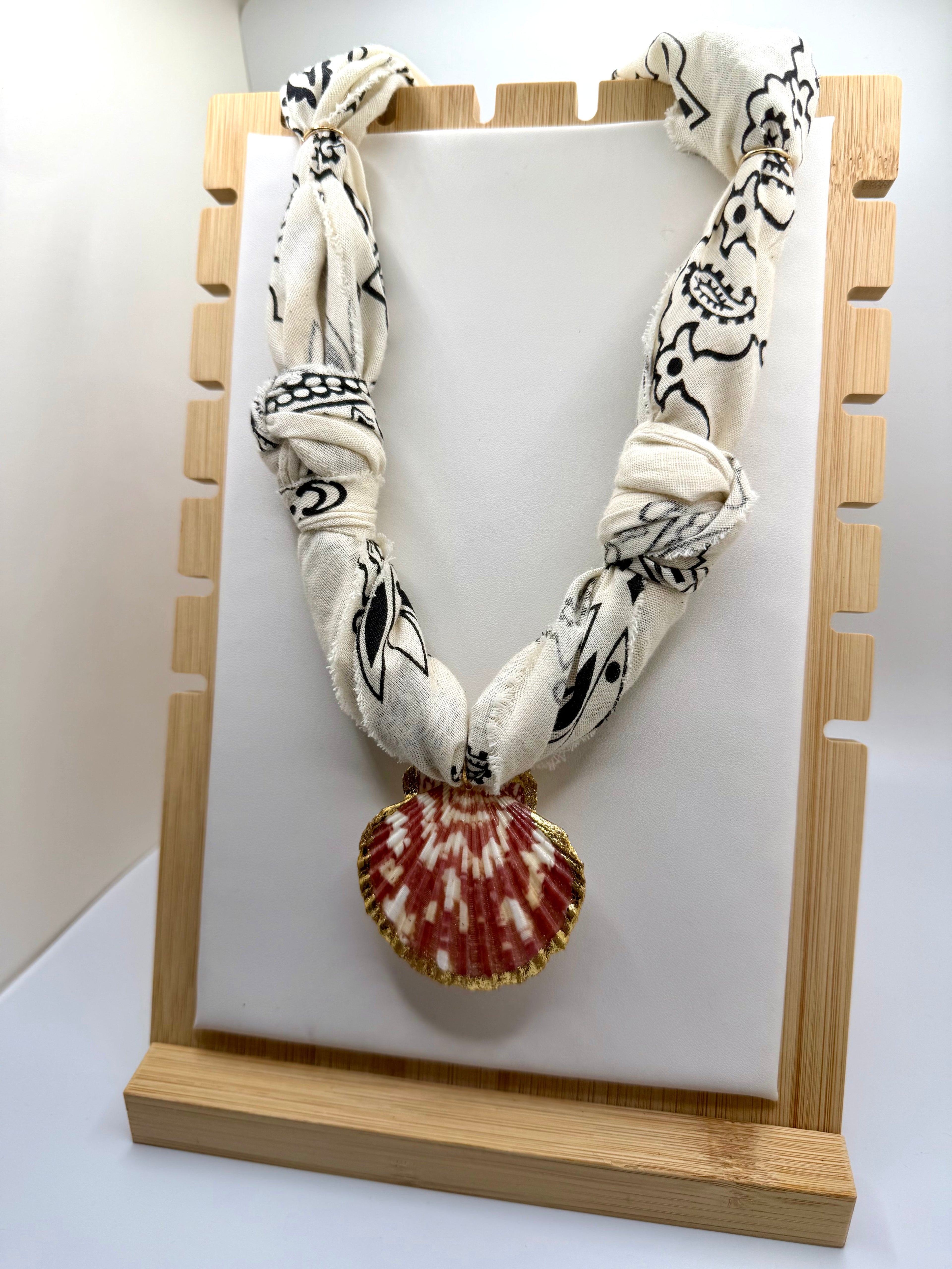 Classic Cream & Black Bandannie