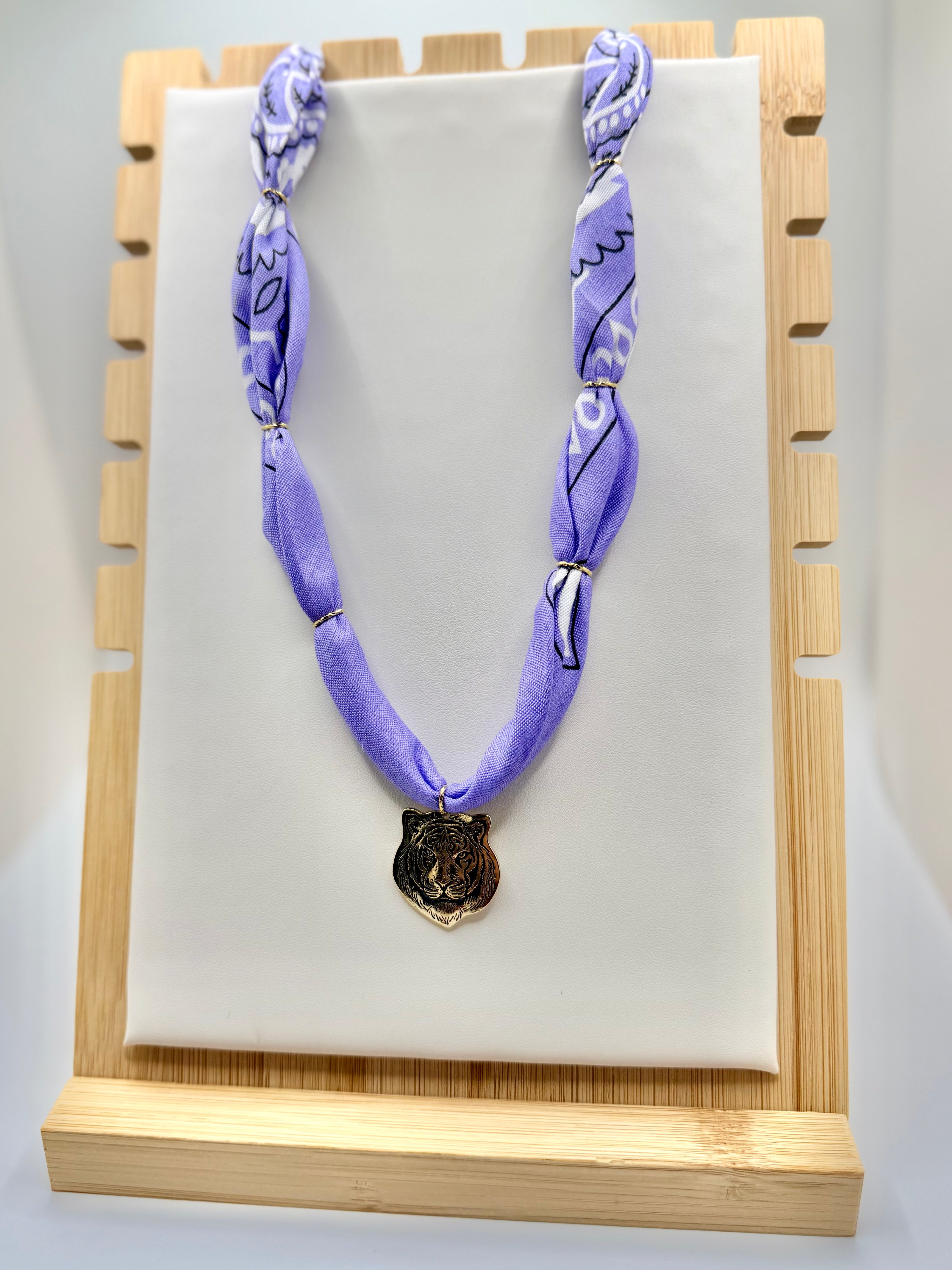 Classic Lilac Bandannie