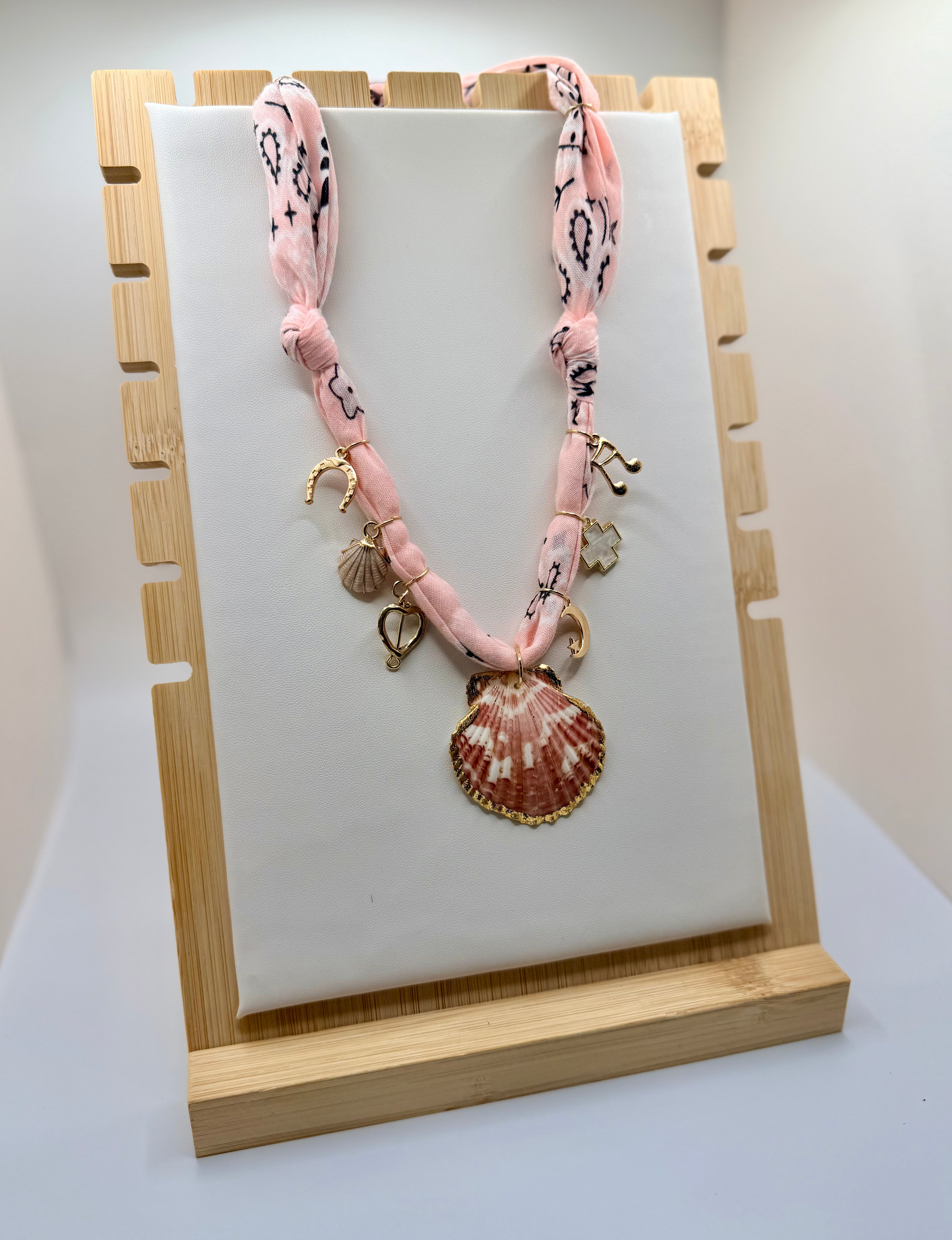 Crystal Pink Classic Bandannie