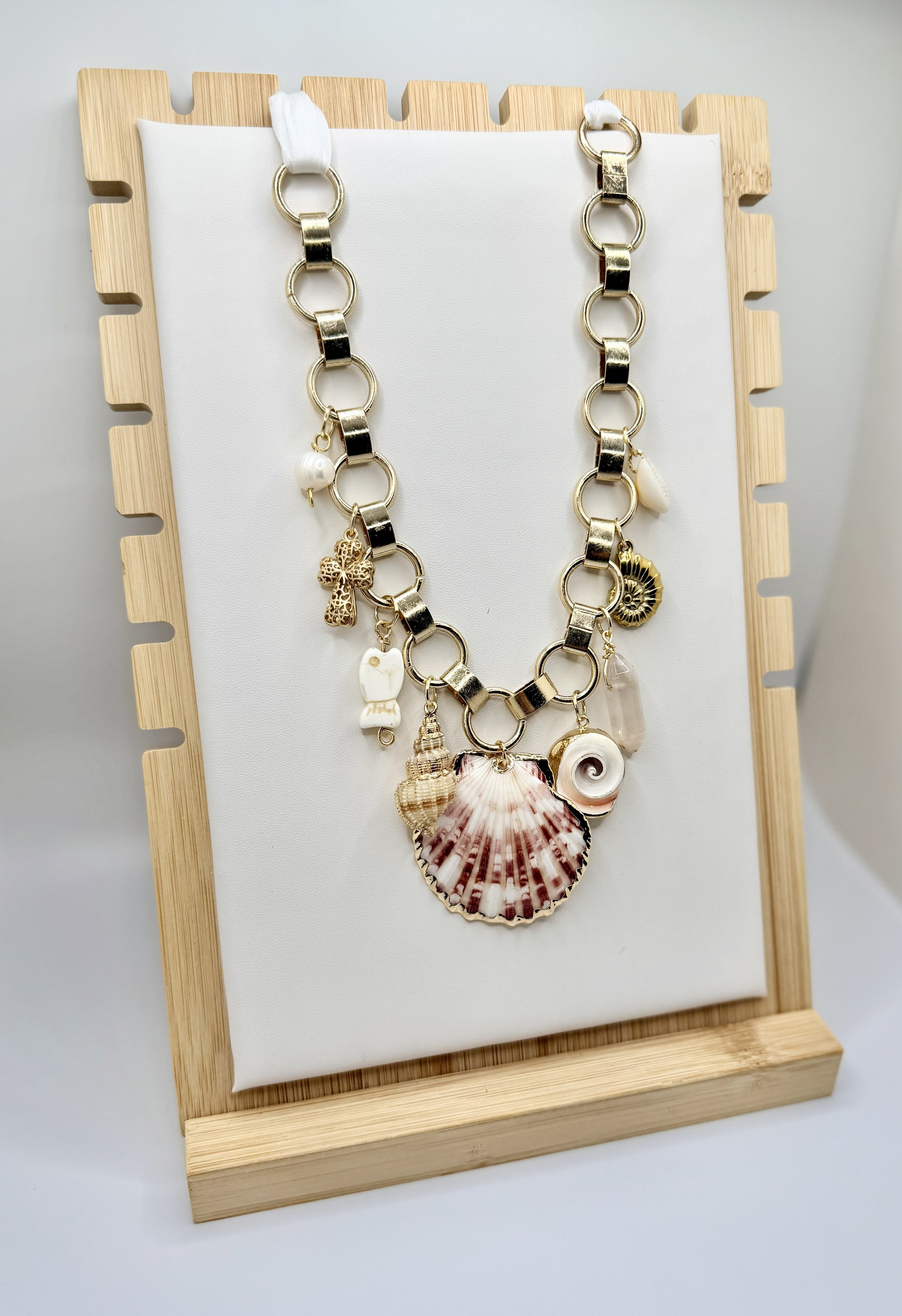 Chunky Gold Shell Charm Necklace | Coastal Statement Necklace with Scallop Pendant