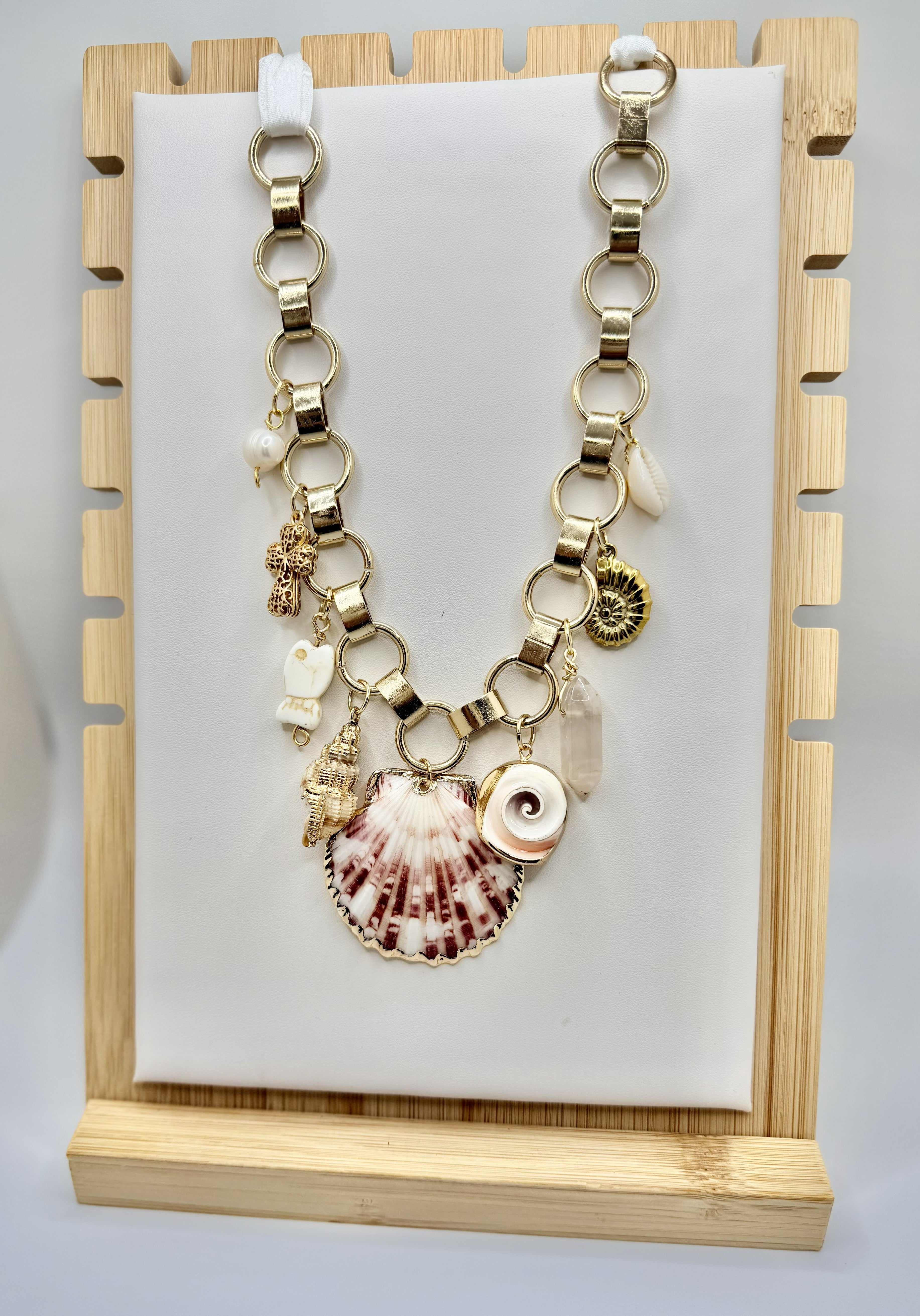 Chunky Gold Shell Charm Necklace | Coastal Statement Necklace with Scallop Pendant