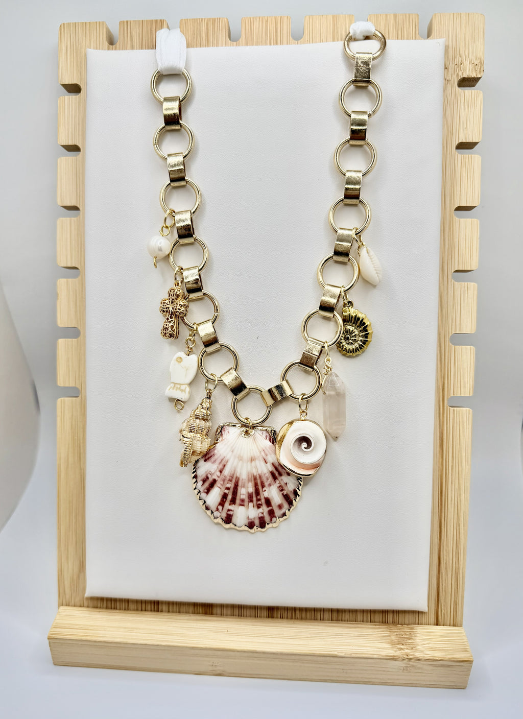 Chunky Gold Shell Charm Necklace | Coastal Statement Necklace with Scallop Pendant