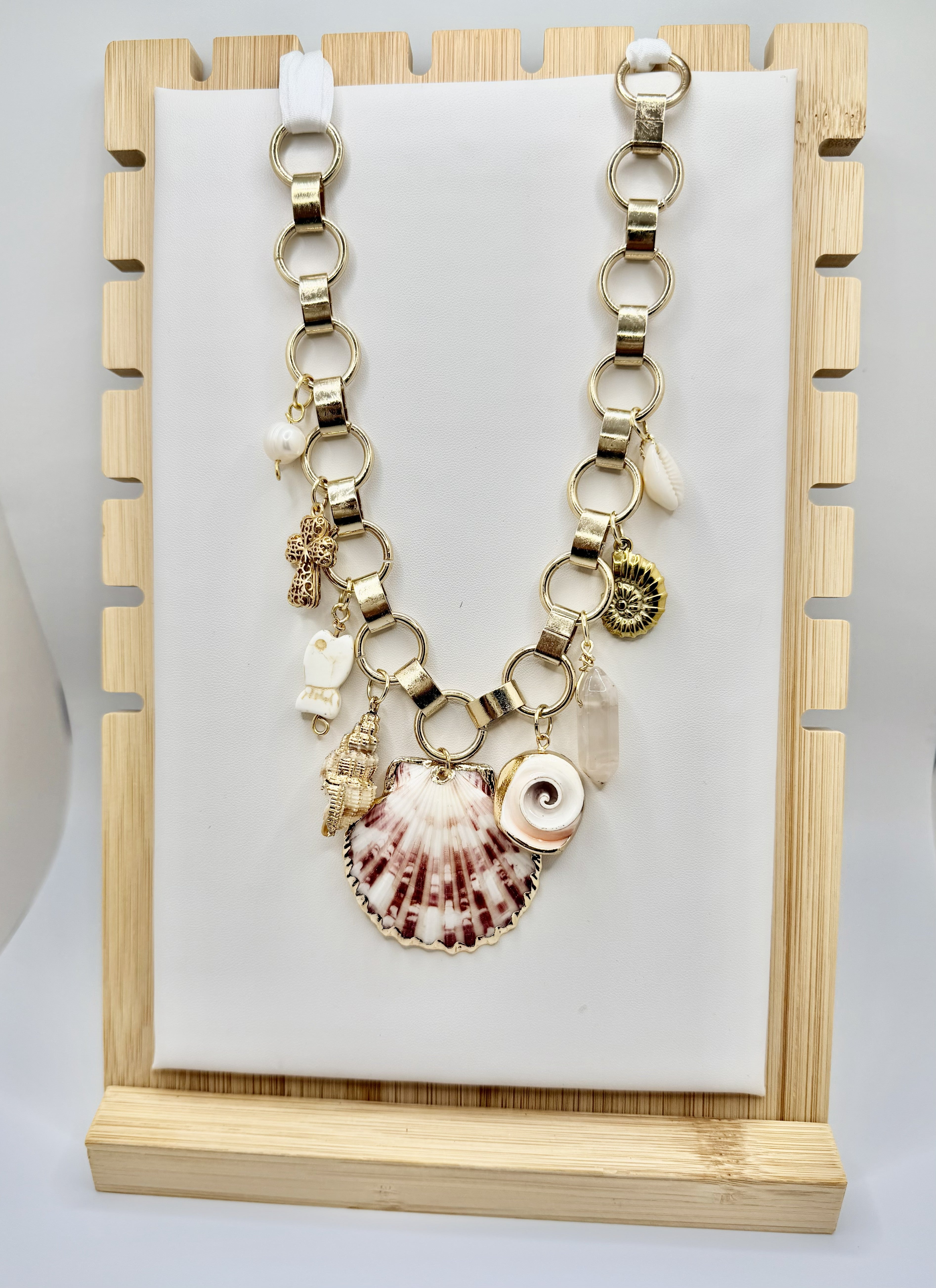 Chunky Gold Shell Charm Necklace | Coastal Statement Necklace with Scallop Pendant