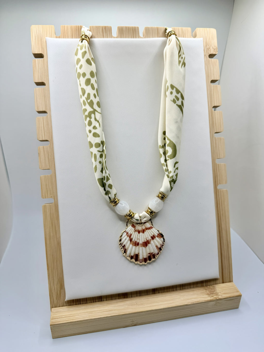 Bordeaux Coast Scarf Necklace | Shell Pendant Necklace