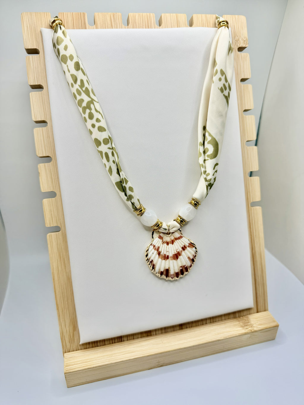 Bordeaux Coast Scarf Necklace | Shell Pendant Necklace