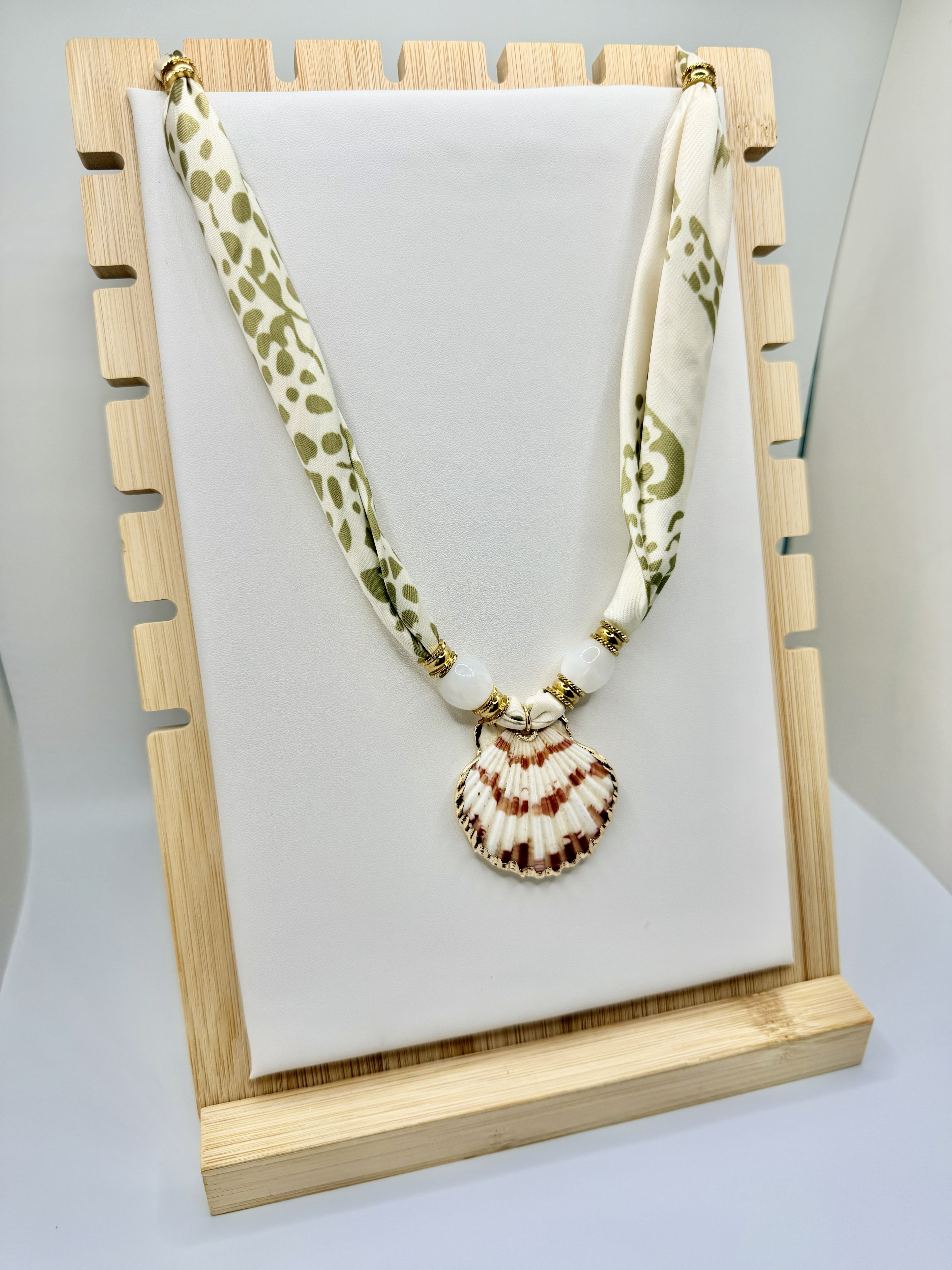 Bordeaux Coast Scarf Necklace | Shell Pendant Necklace