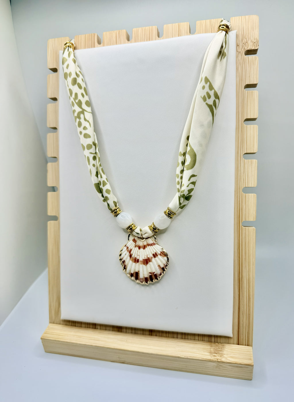 Bordeaux Coast Scarf Necklace | Shell Pendant Necklace