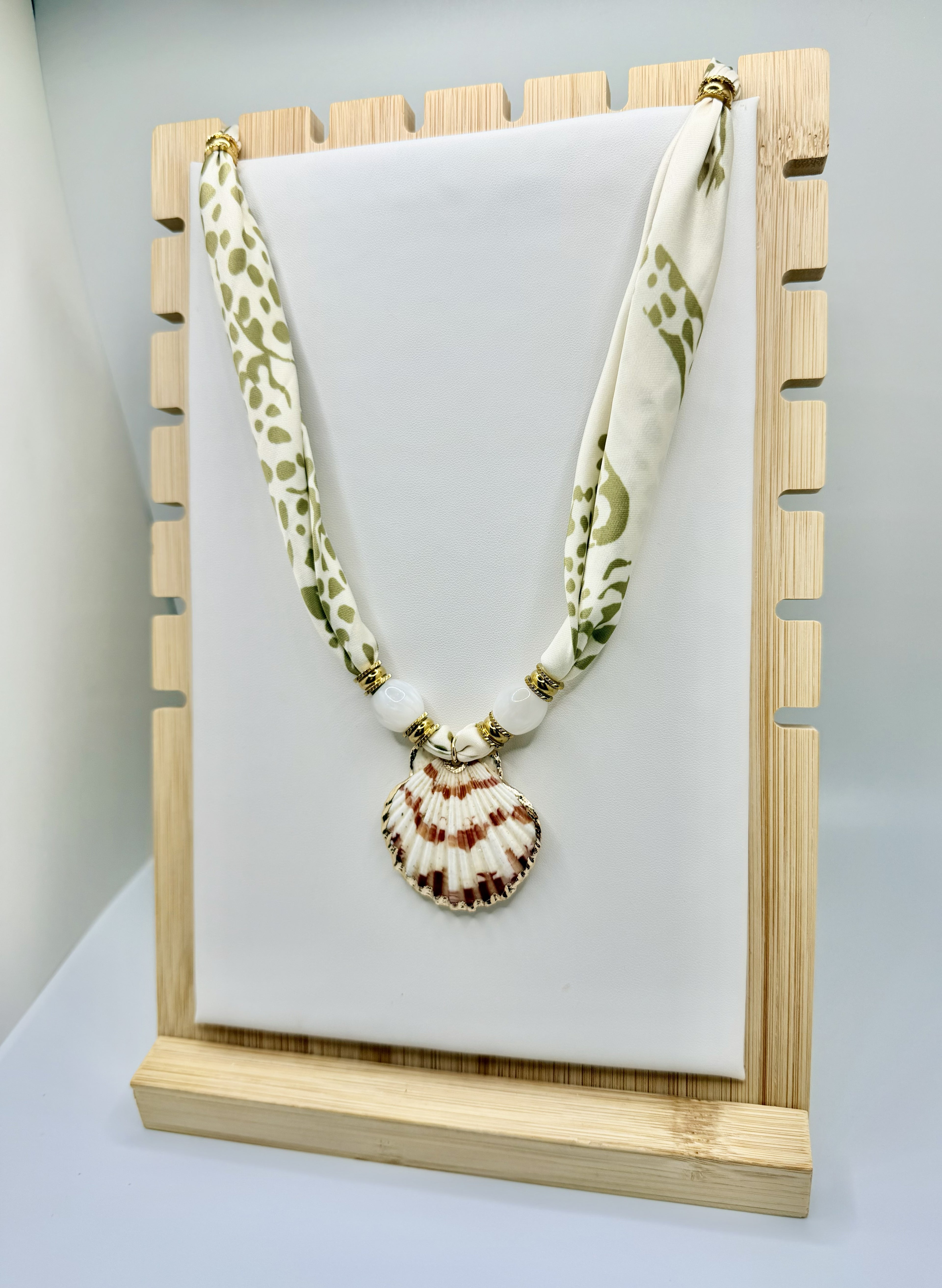 Bordeaux Coast Scarf Necklace | Shell Pendant Necklace